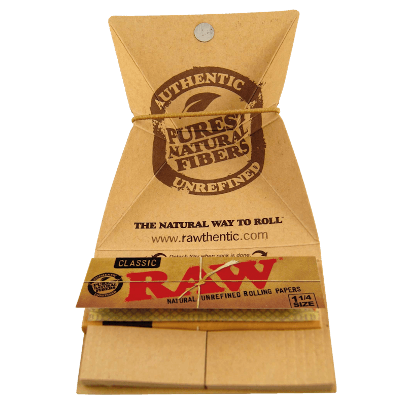 RAW Artesano 1 1/4 rolling papers with tips and built-in tray UAE