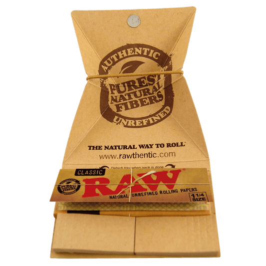 RAW Artesano 1 1/4 rolling papers with tips and built-in tray UAE