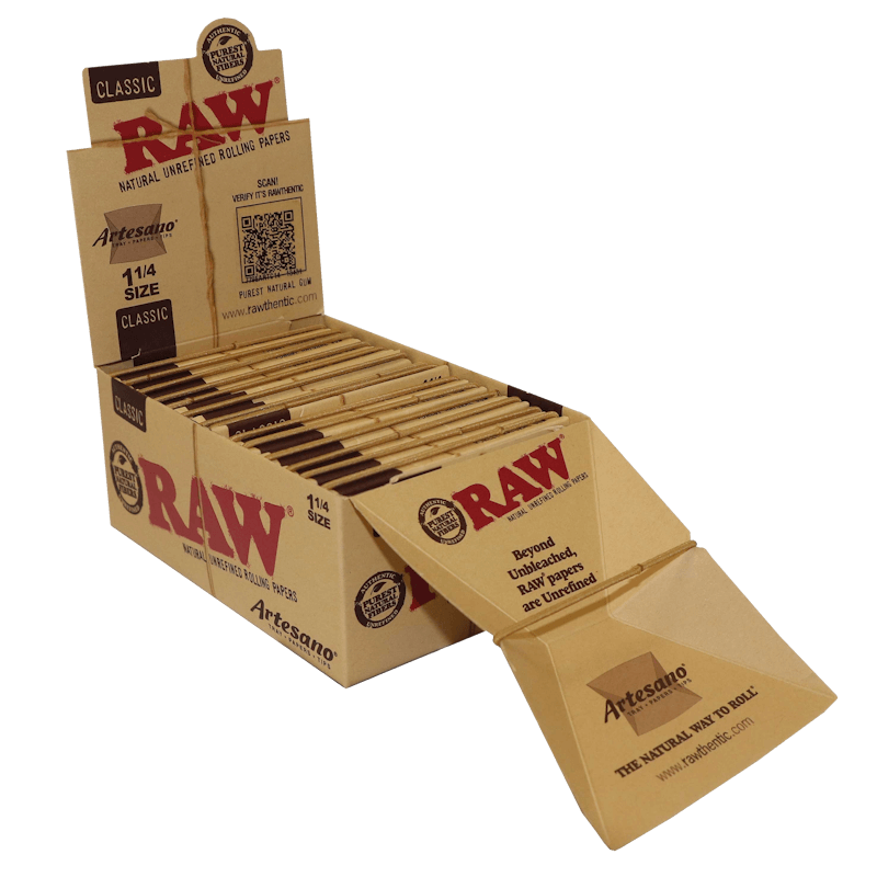 RAW Artesano 1 1/4 classic rolling paper box with tray and tips UAE